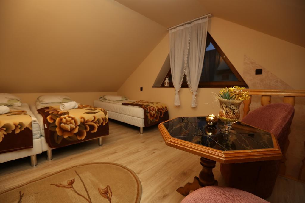 Malgosia Regionalna - 10 Minut Na Piechote Do Stoku Narciarskiego I Term Bania - Posilki Serwowane W Budynku Obok Białka Tatrzańska Exterior photo